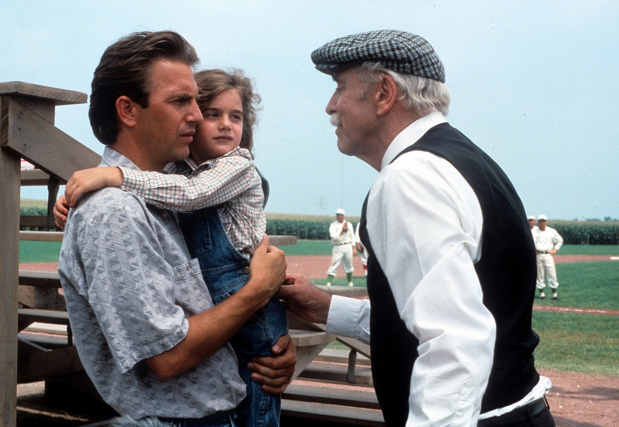 Kevin Costner hosts free ‘Field of Dreams’ screening in Scottsdale