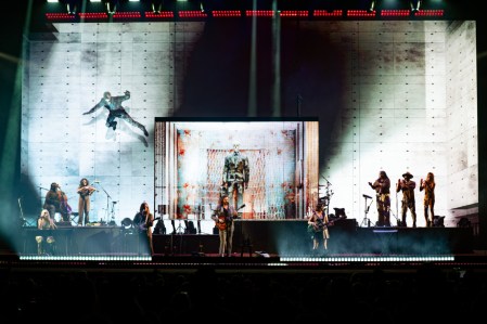 Review: Hozier at Talking Stick Resort Amphitheatre