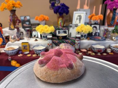 Phoenix bakery honors Dia de los Muertos with traditional bread