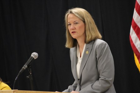 Mayes wants stronger kratom laws in Arizona