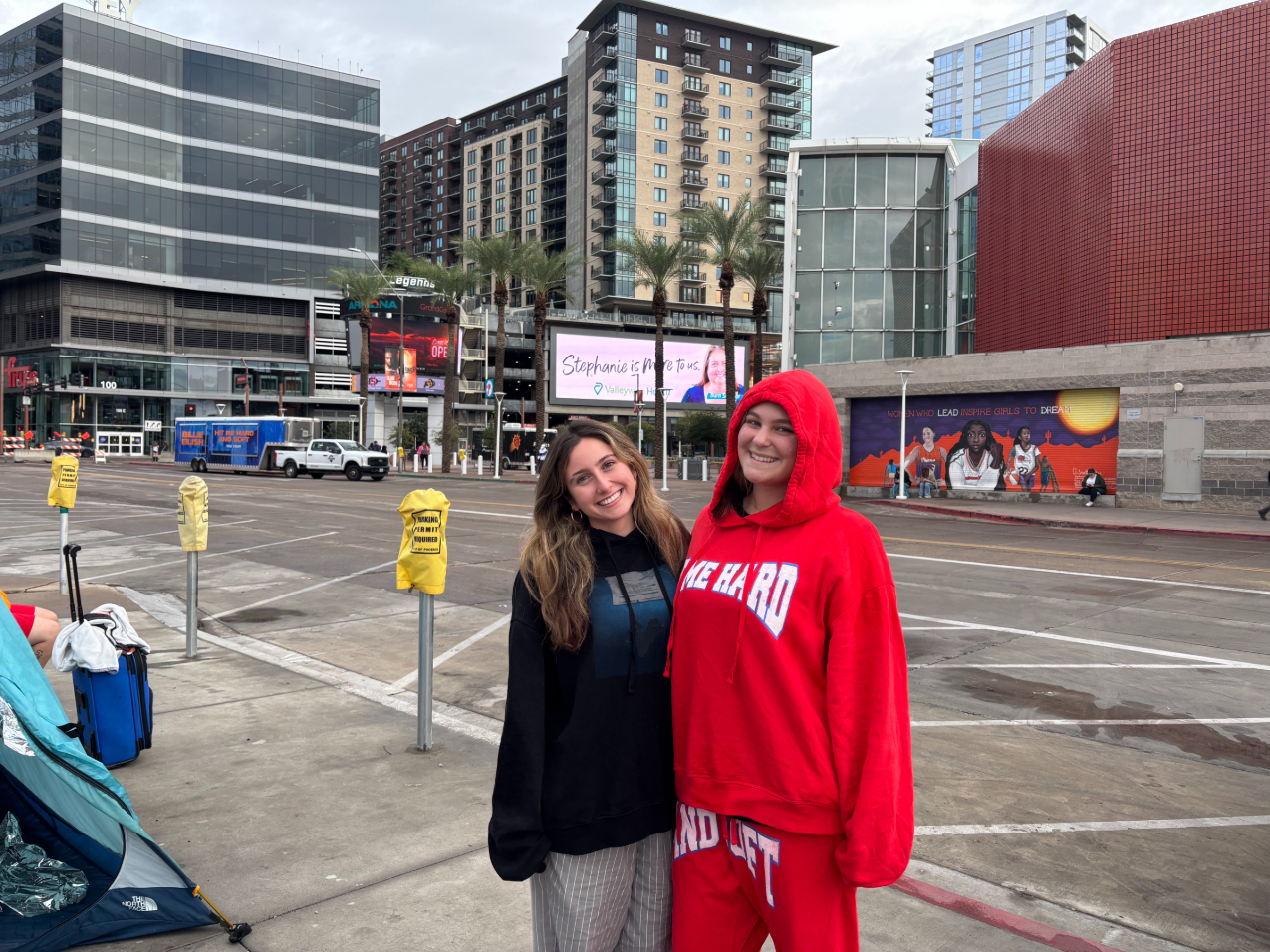 Video: Billie Eilish’s Phoenix fans line up 10 hours early