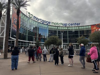 Video: Billie Eilish fans line up 10 hours ahead of show