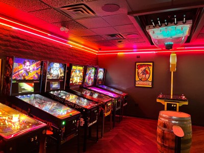 New bar brings pinball and pizza to Tempe