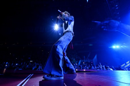 MGK kicks off Lost Americana Tour with a fiery start in Phoenix