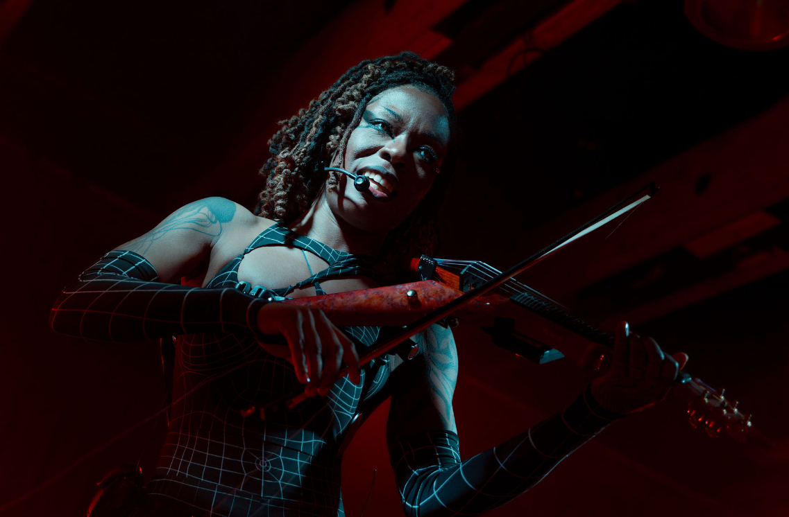 Sudan Archives transports Crescent Ballroom to another world