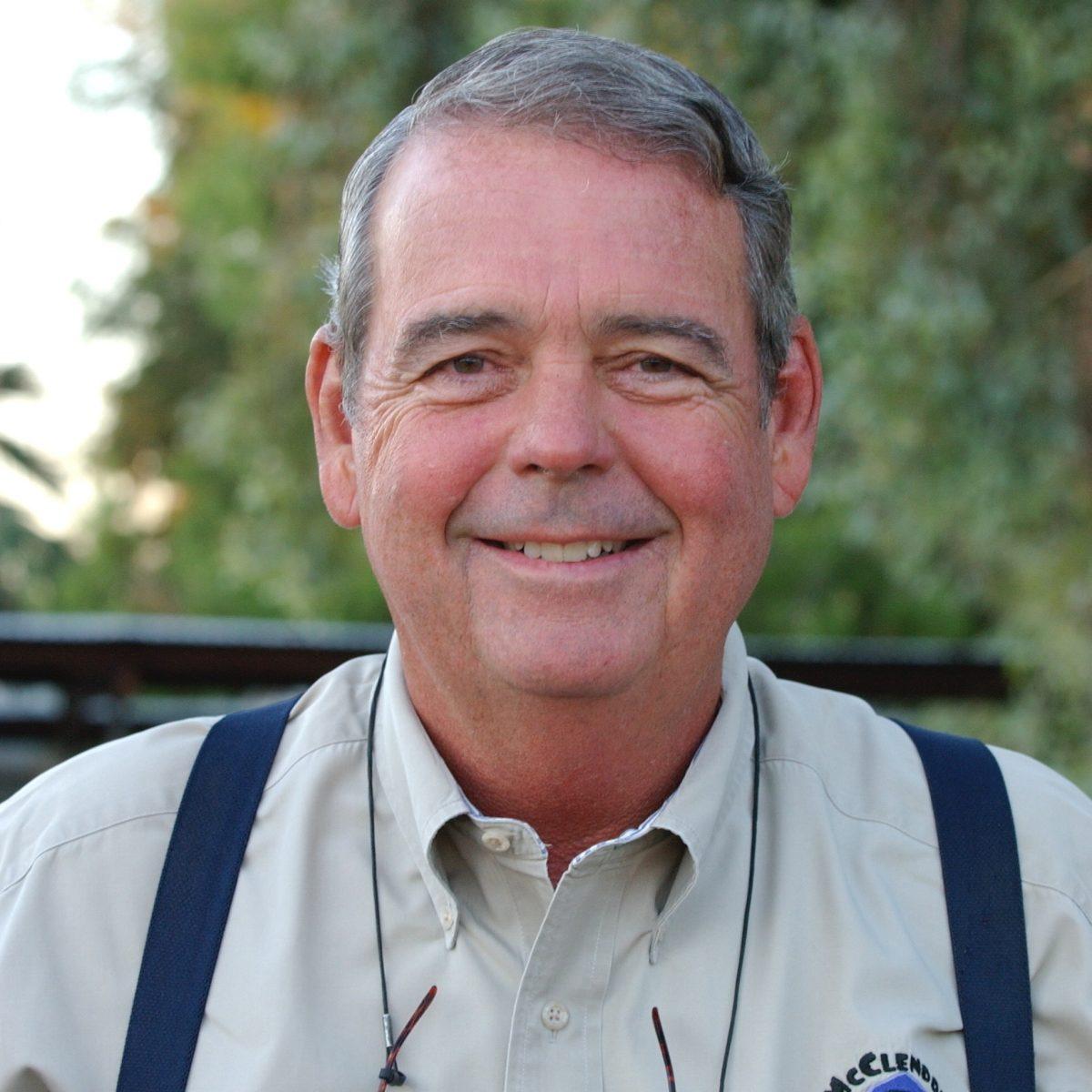 A headshot of a man.