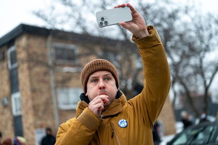 GOP lawmaker wants jail time for posting ICE alerts