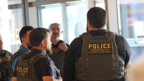 ICE agents flood Sky Harbor, just stand around