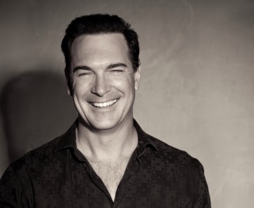 Patrick Warburton brings standup act to Phoenix this weekend