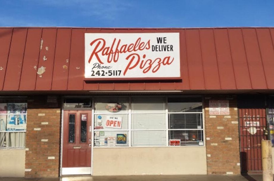 The view outside of Raffaeles Pizza.