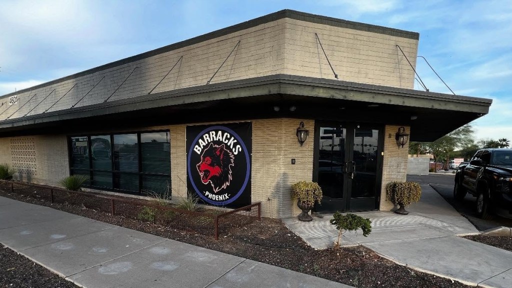 Phoenix gay leather bar gets liquor license after eight-hour debate