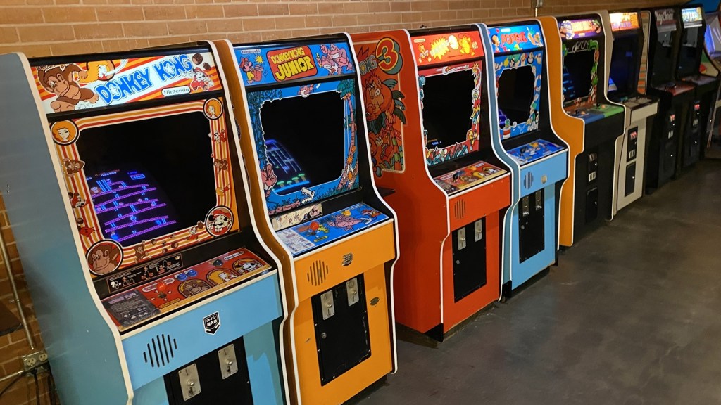 Vintage Nintemdo arcade games inside BRI Taproom & Arcade in Mesa.