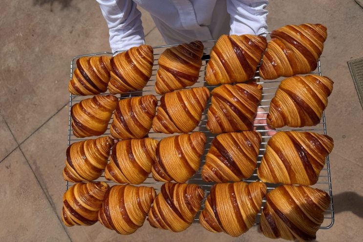 Line mania hits Phoenix: Huge crowds heap demand on new Valley eateries