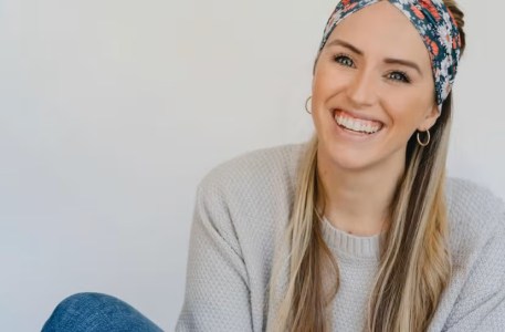 TikTok star Jen Hamilton brings good 'Birth Vibes' to Tempe