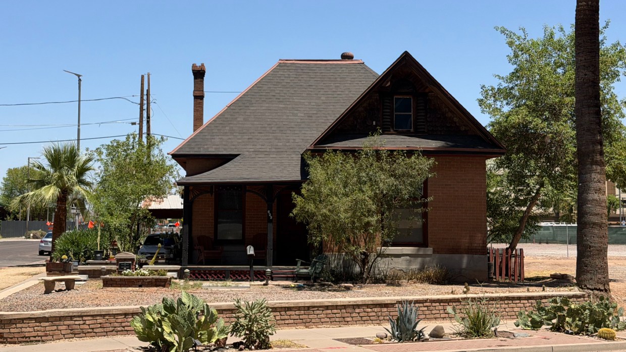 the louis emerson home, a small historic house in downtown phoenix