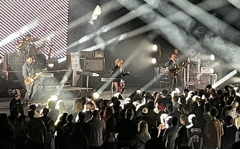 Metric brought all the feelings to their Phoenix concert

