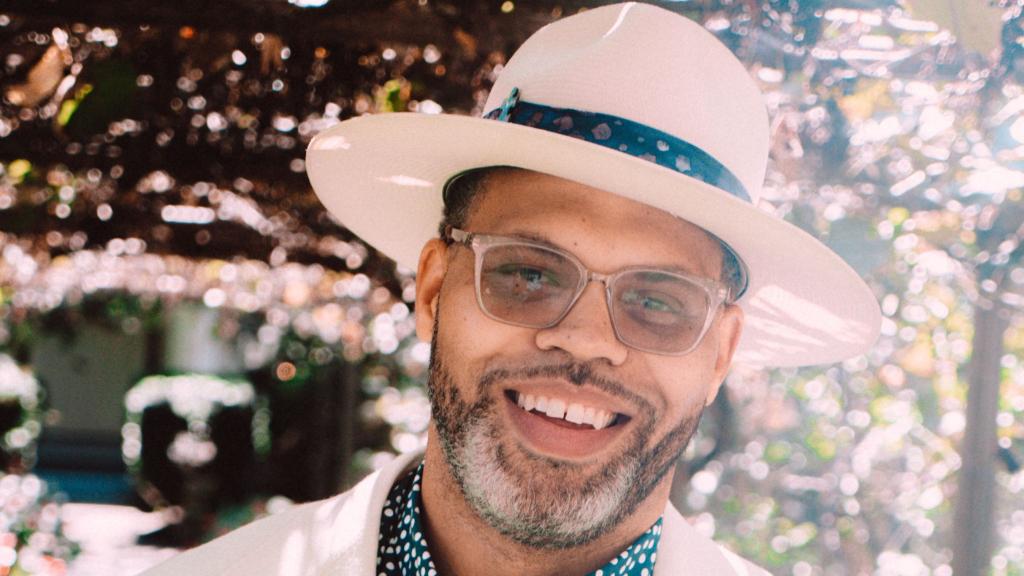 Eric Roberson (18 and Over)