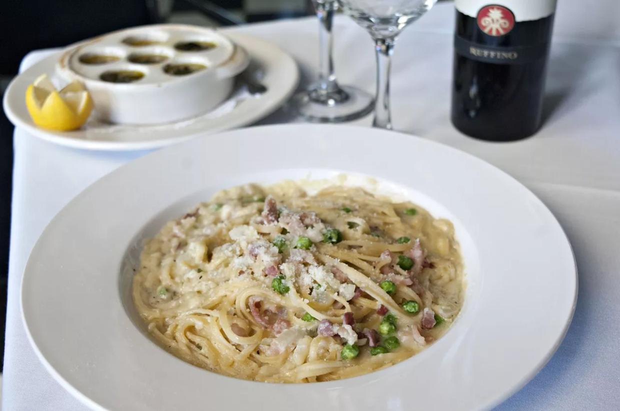 In Metro Phoenix, a Classic Pasta Plate That Never Goes Out of Style