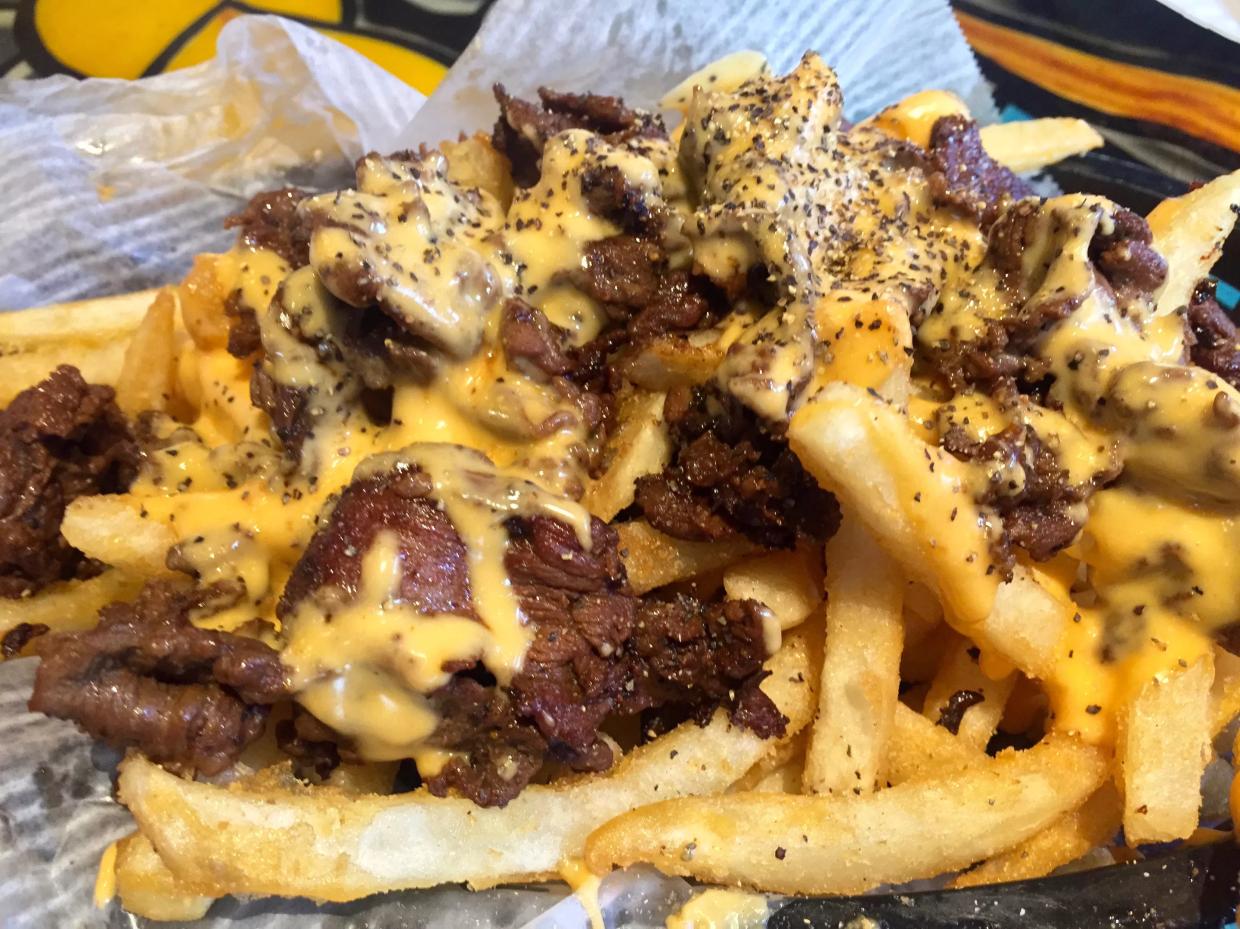 The Philly Fries at Spinelli’s Pizzeria Are Worth Every Carb