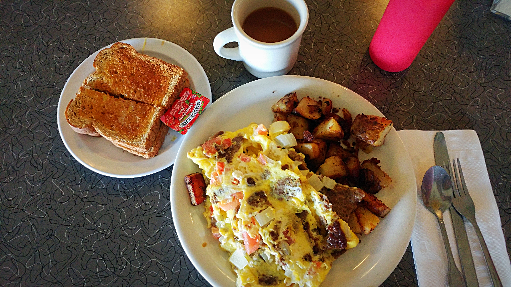 Why Mel’s Diner in Phoenix is Required Eating — And the Omelet You Shouldn’t Miss