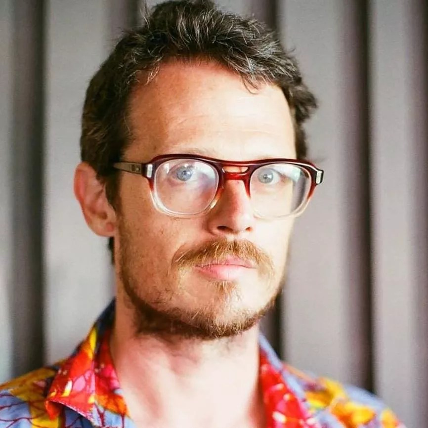 Arrington De Dionyso Talks #Pizzagate and His Response Project, This Saxophone Kills Fascists