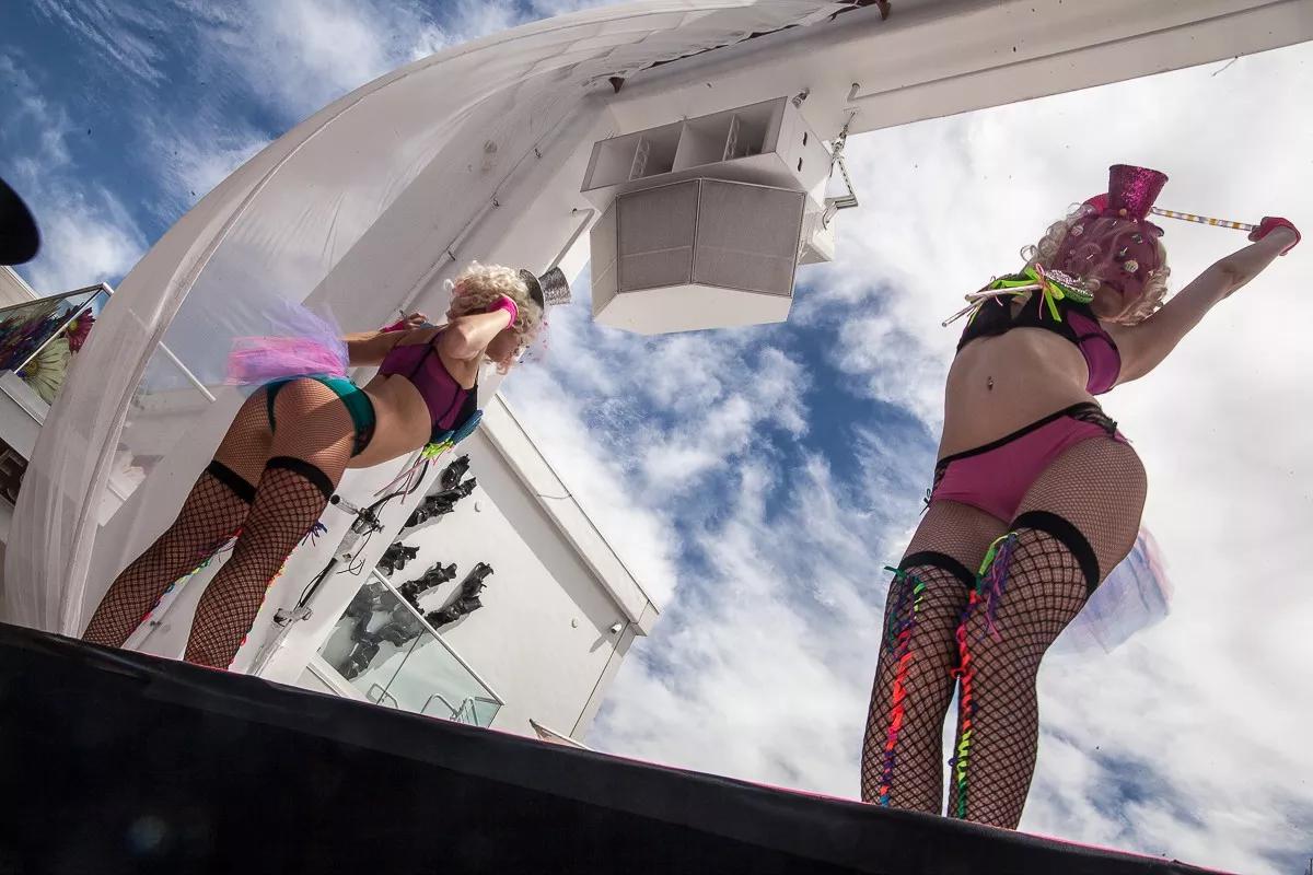 10 Songs For Your Spring Break Playlist