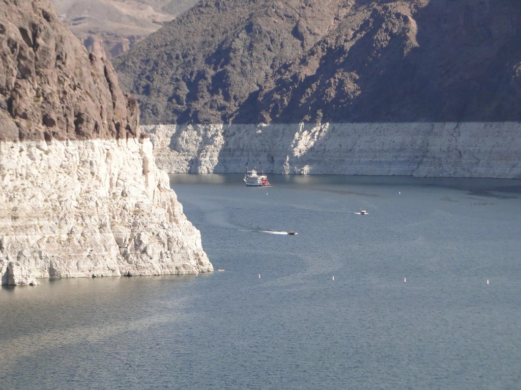low water levels on lake mead
