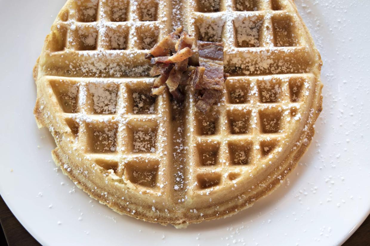 Elly’s Brunch & Cafe in Uptown Plaza is Posh, But Predictable
