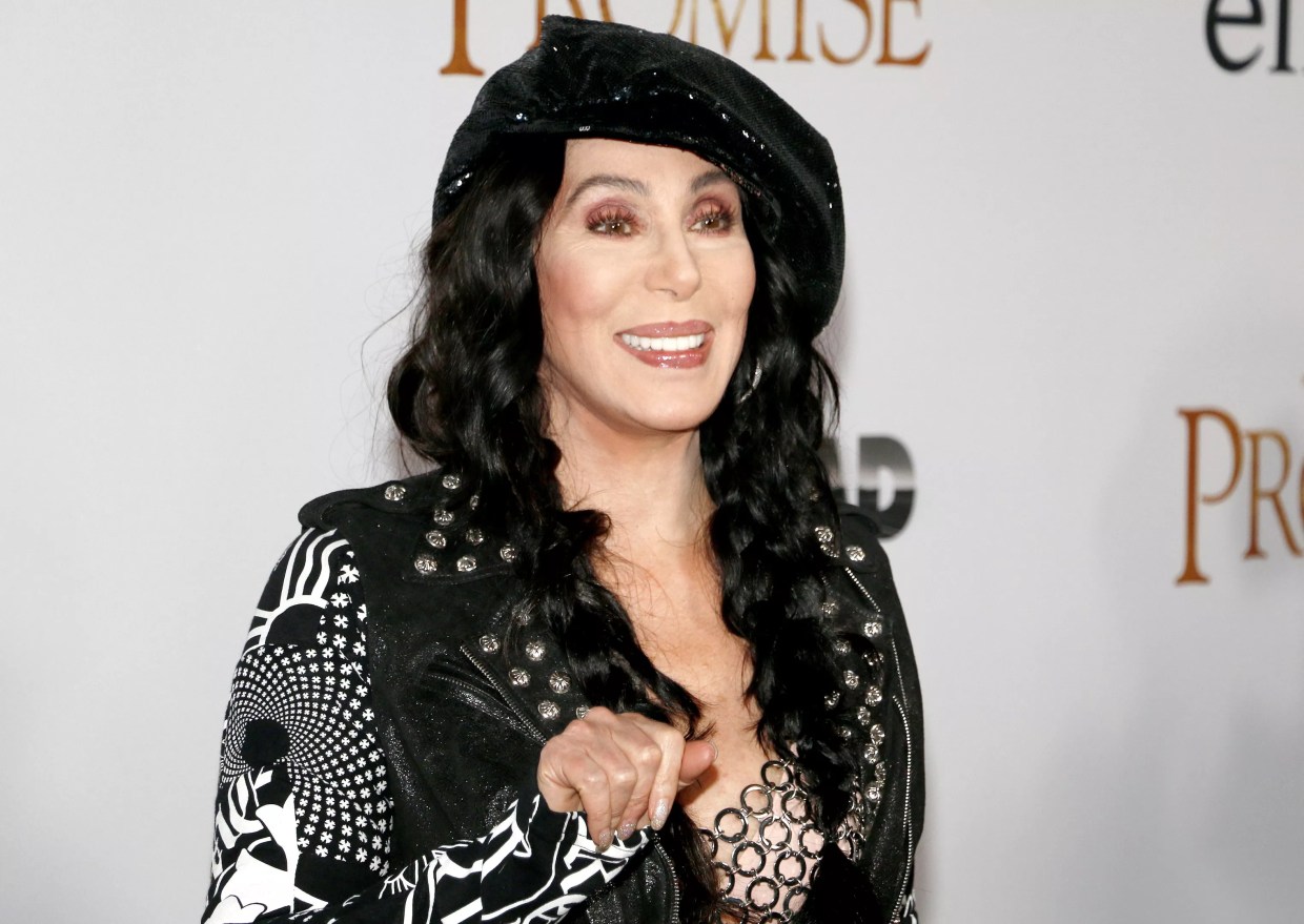 Cher Has Six Words of Advice for Arizona Woman