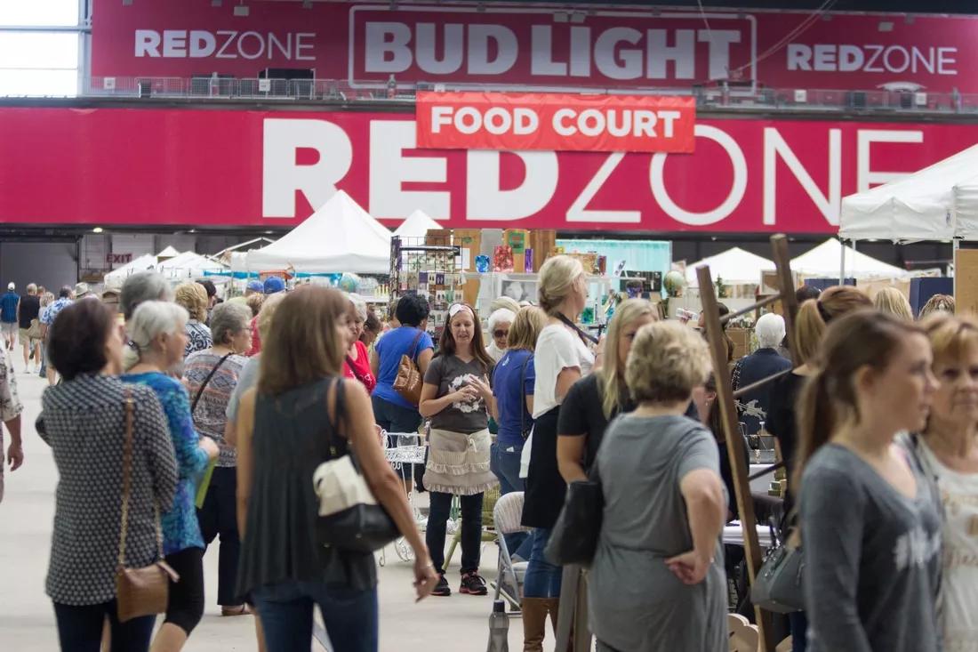 Best Things to Do This Weekend: Front Porch Pickins, <i>Uhh Yeah Dude</i>
