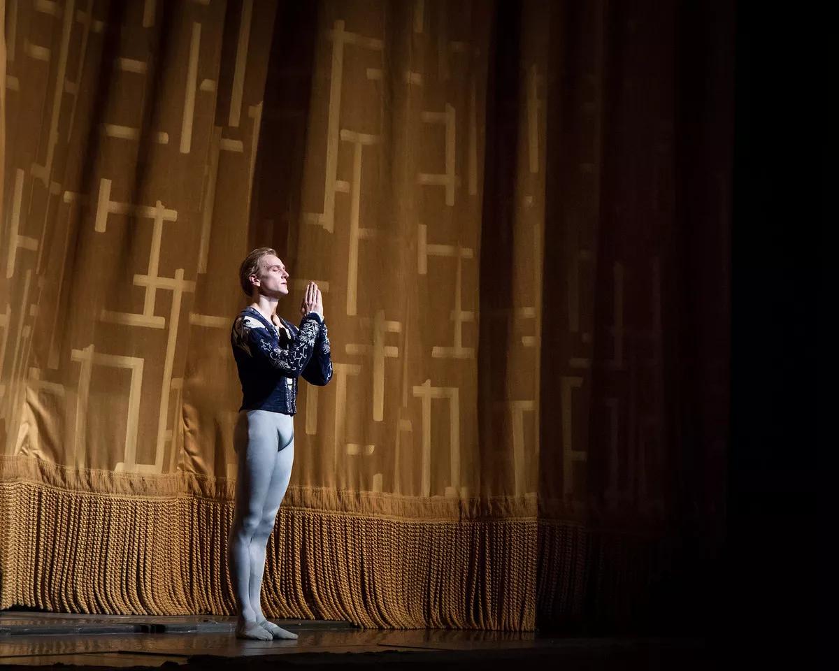 How David Hallberg Found Time for Ballet and Writing His Memoir
