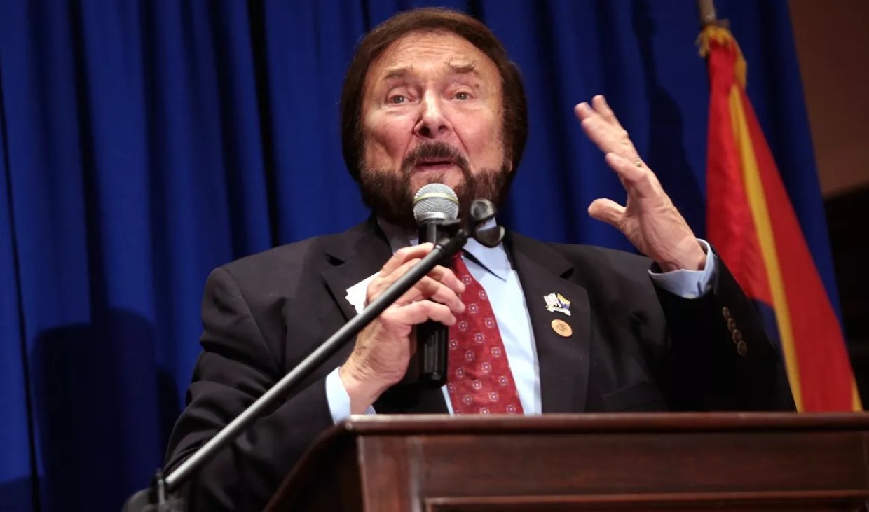 Arizona Lawmaker Wants Armed Vets in Schools, Slams Funding for Counselors