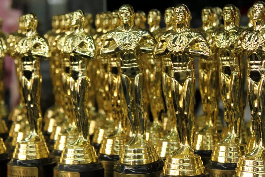 How to Prep for and Celebrate the 2018 Oscars