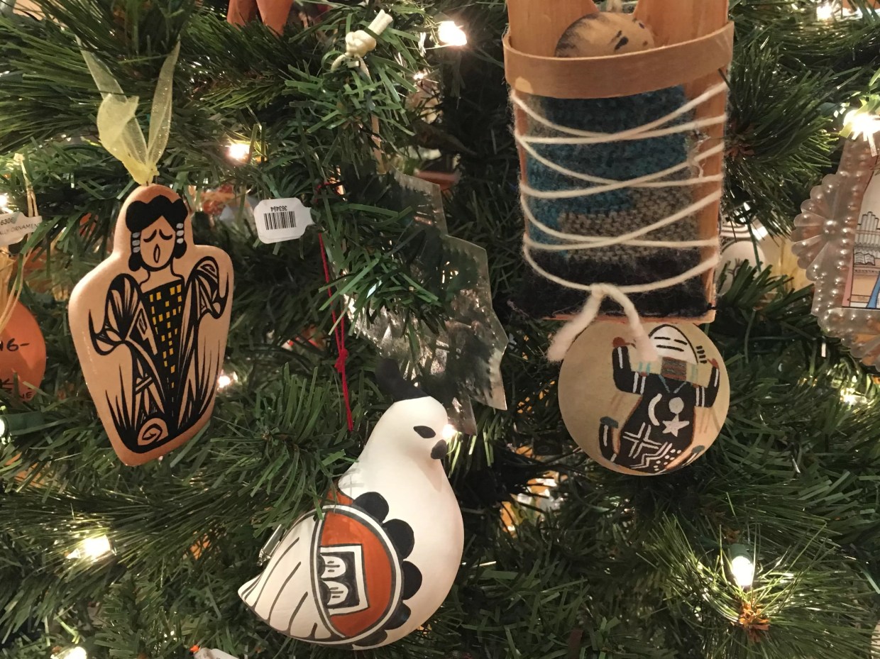 8 Ways to Shop Local on Black Friday and Small Business Saturday