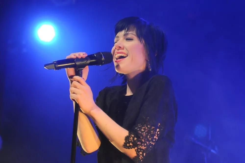Carly Rae Jepsen Is <i>Dedicated</i> to Performing in Phoenix This Year