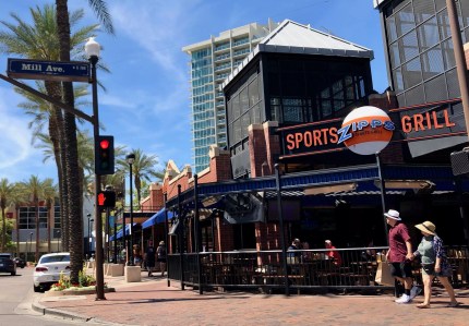 Feds are raiding Zipps locations across the Valley