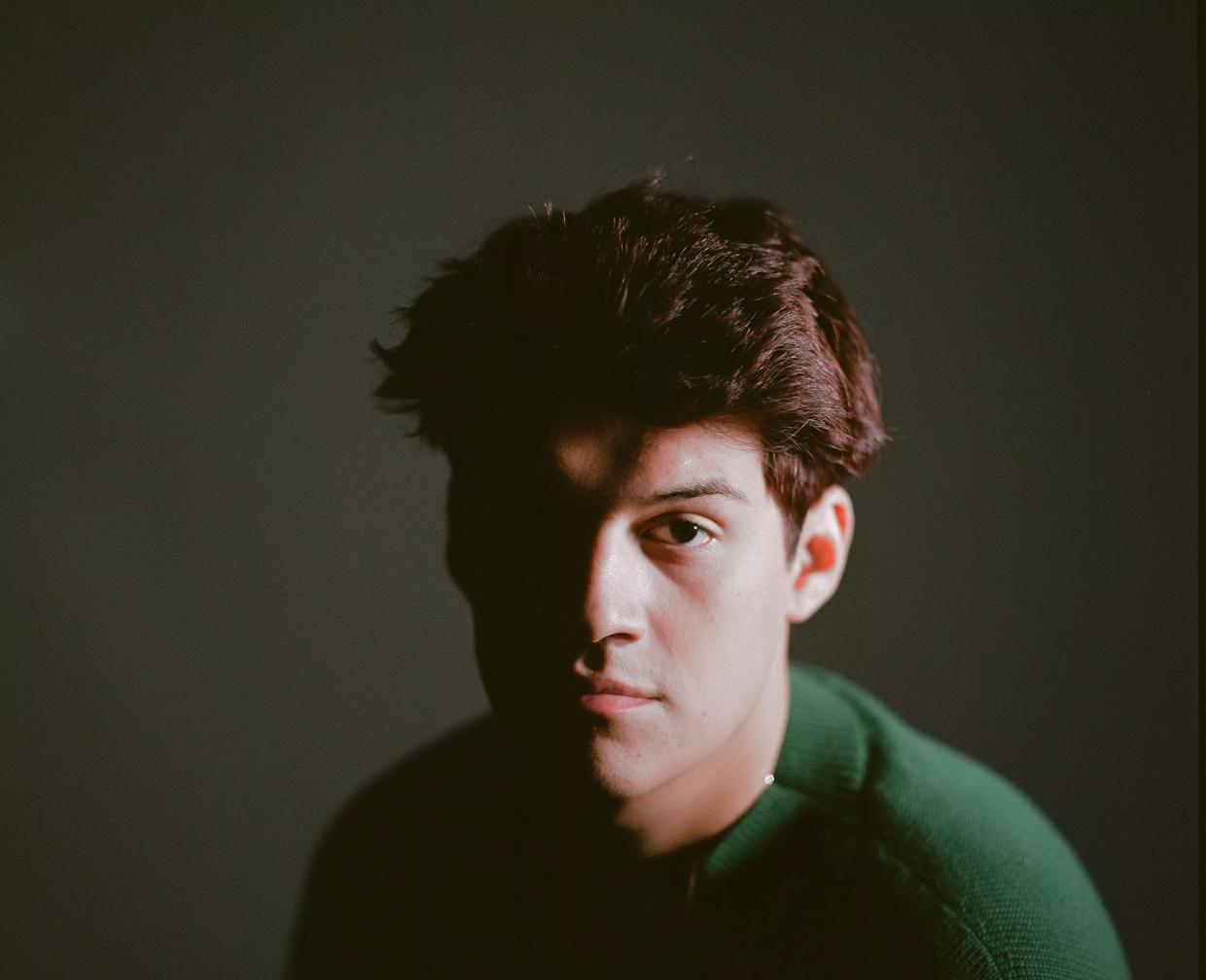 Omar Apollo Tunes Out the Haters on His New EP, <i>Friends</i>
