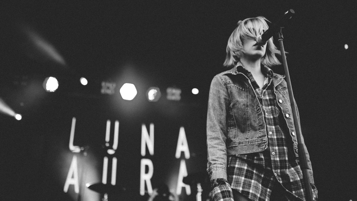 Luna Aura Explores a Raw New Sound With New Single ‘Crash Dive’