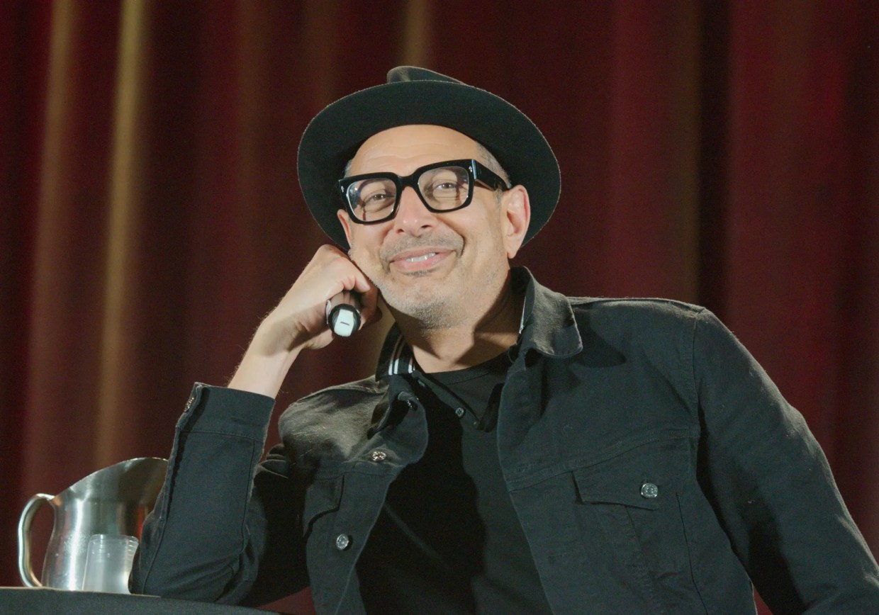 The 8 Most Jeff Goldblum Things That Happened at His Phoenix Fan Fusion Panel