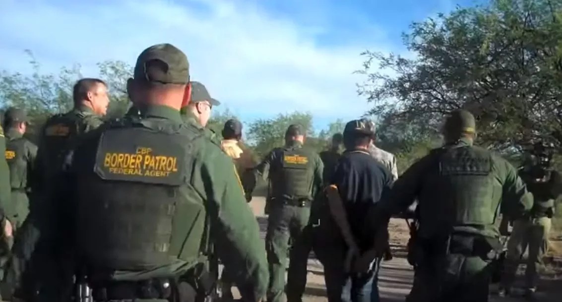 Hung Jury in Trial of Arizona Man Who Helped Migrants