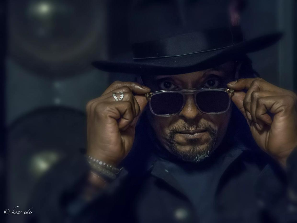 Rolling With the Stones – Bernard Fowler’s <i>Inside Out </i> Is a Wild Ride