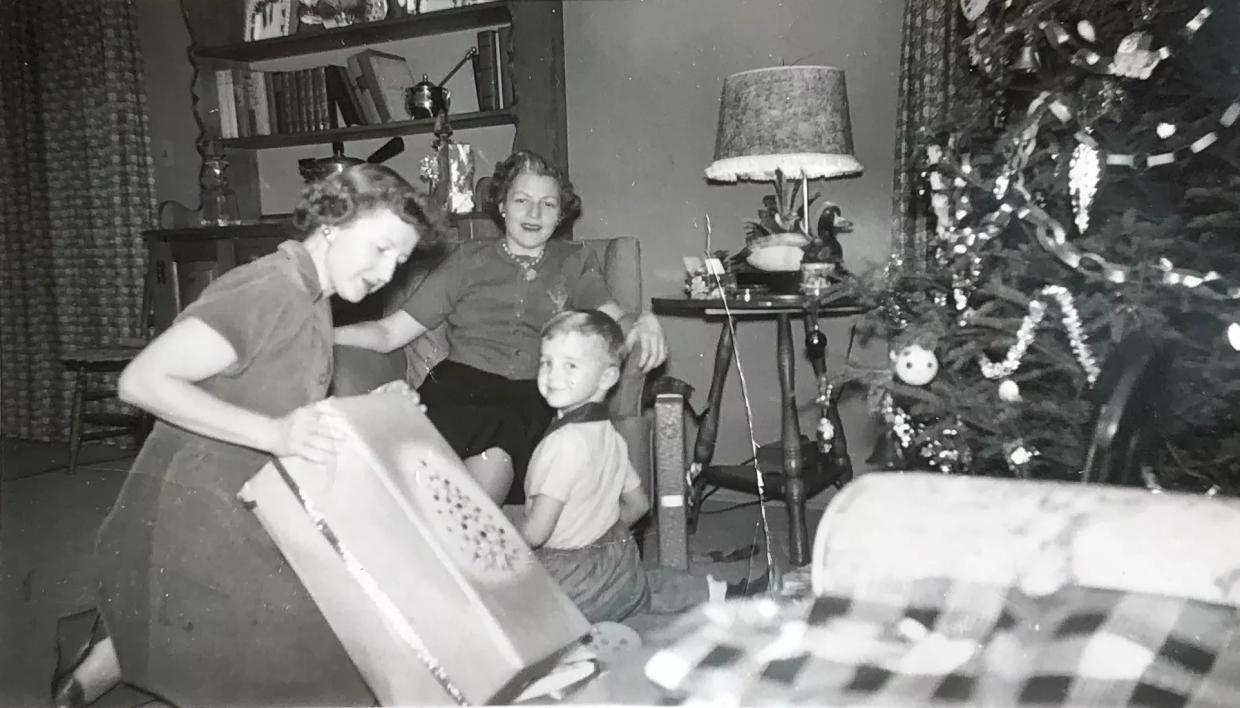 The 12 Songs of Arizona Christmas: 11 Pipers Piping