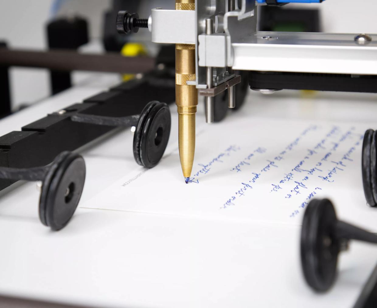 These Phoenix Robots Want to Write Your Thank-You Notes