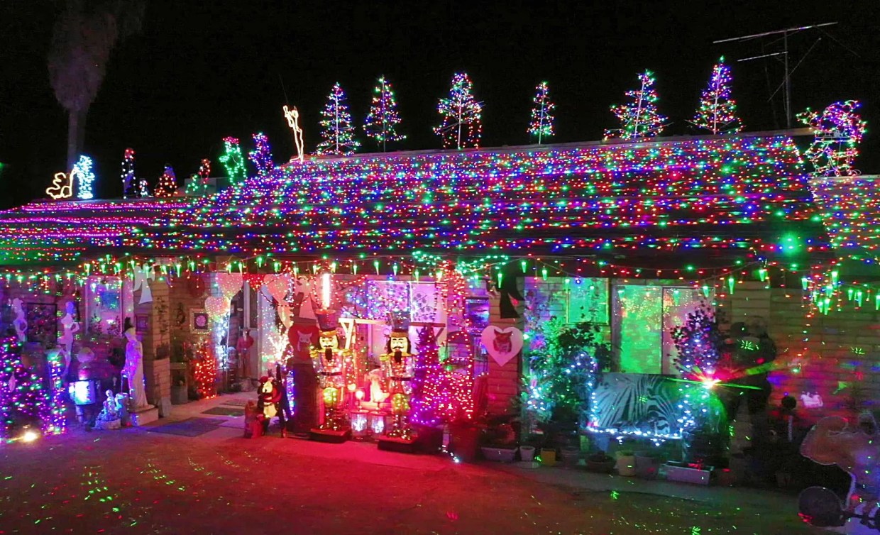 Four Arizona Families Will Battle on <i>The Great Christmas Light Fight</i> This Week