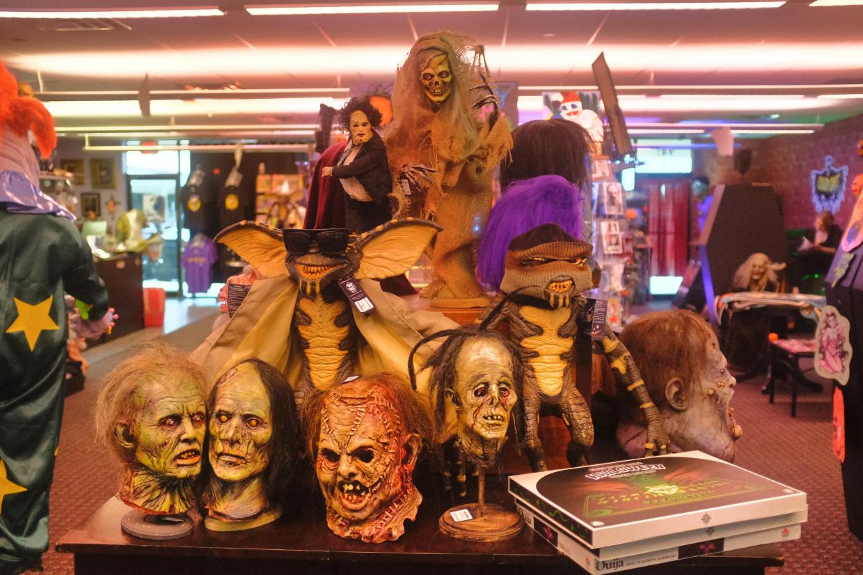 Sales From the Darkside: Chandler’s Terror Trader Is a Little Shop of Horrors