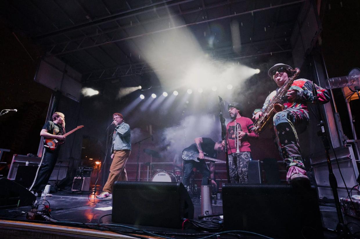 Six New Year’s Eve 2022 Concerts Happening Around Metro Phoenix