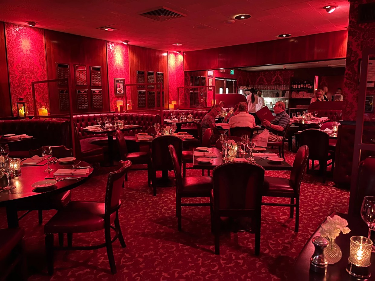 Iconic Phoenix steakhouse Durant’s is reopening. Here’s when