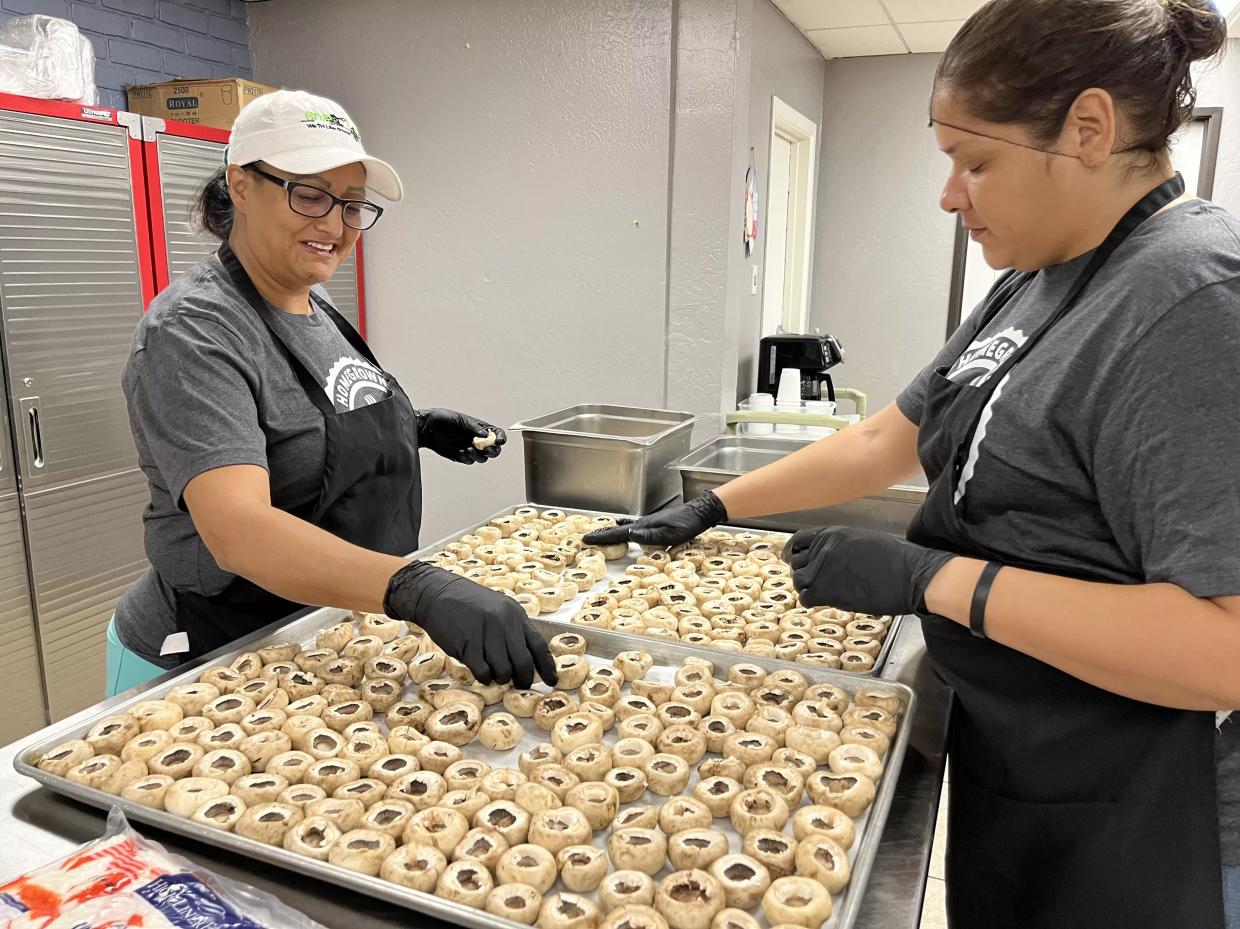 UMOM’s Helpings Cafe raises money for Phoenix shelter, provides a ‘light’ for residents