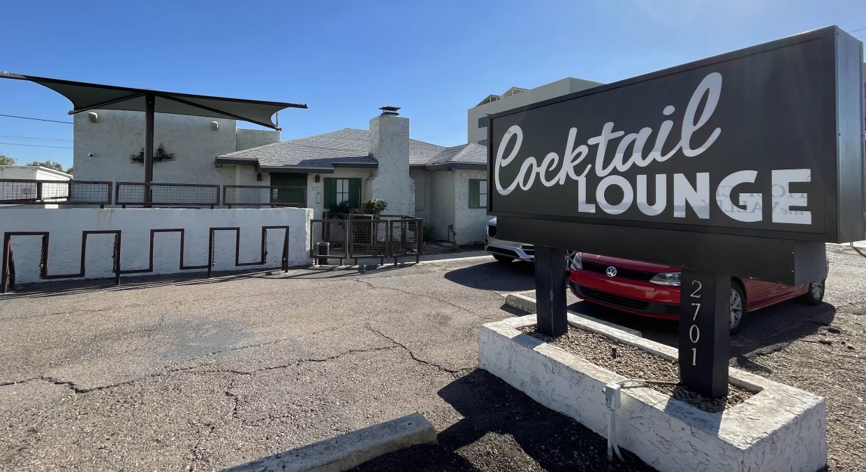 Sunny’s Lounge opens in the former Shady’s. Here’s what to expect