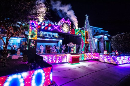 Phoenix Christmas lights 2025: Best displays